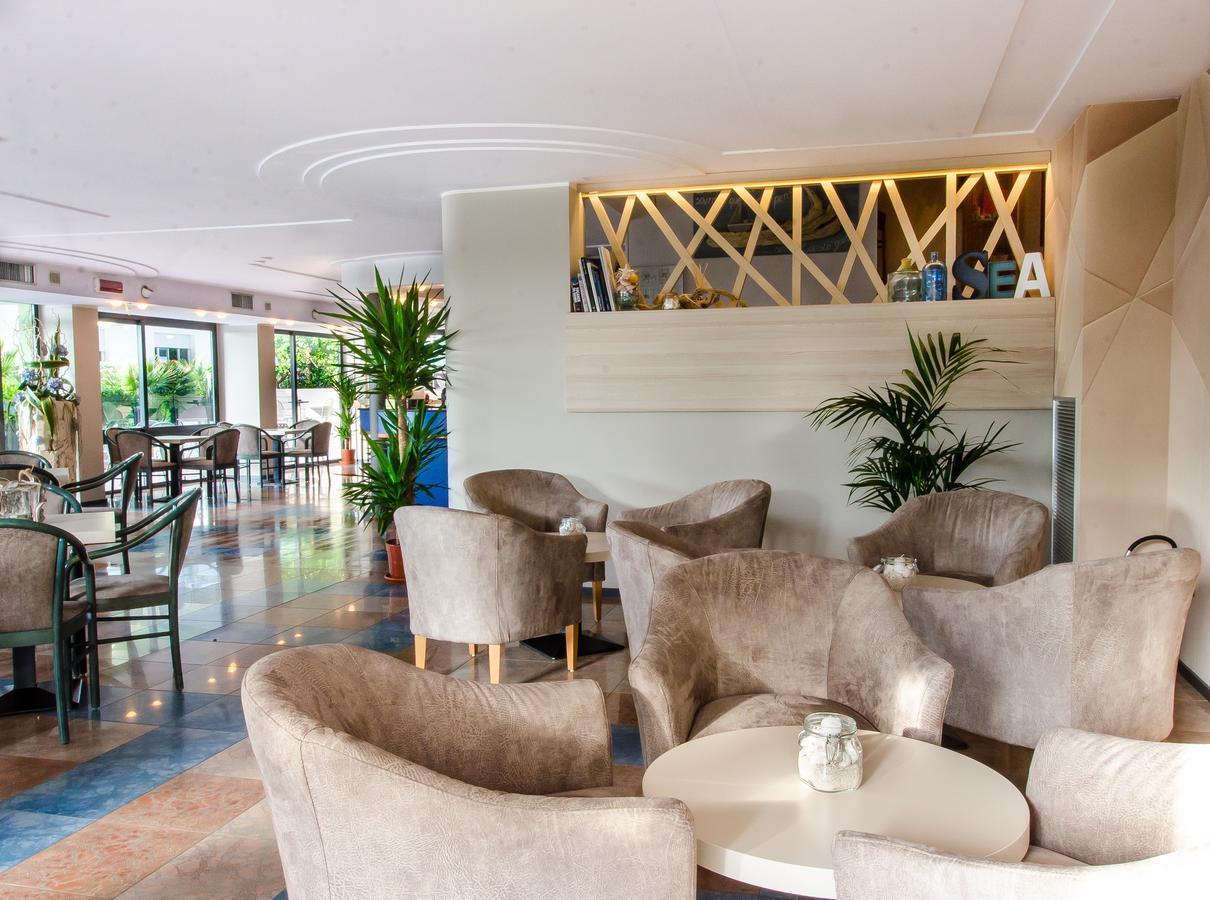 Hotel Nevada Bellaria-Igea Marina Exterior photo